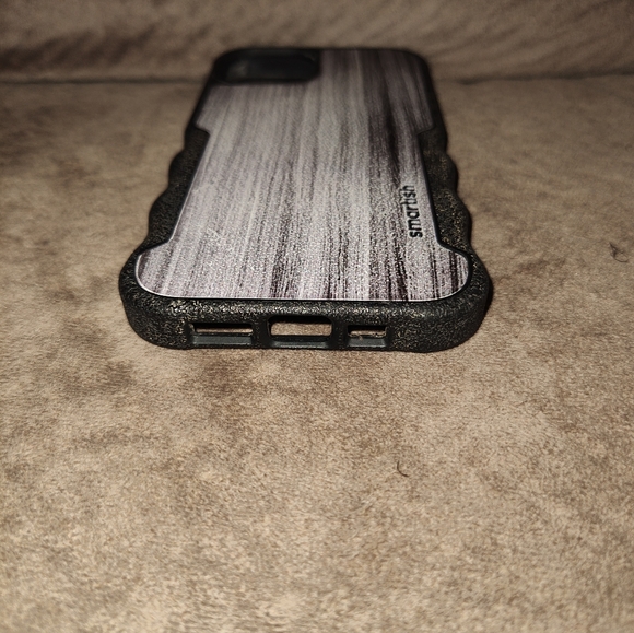 Smartish iPhone 13 Protective Magnetic Case - Gripzilla - Picture 5 of 6